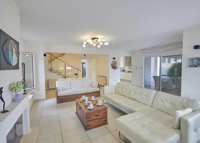 Villa Protaras Serifos Sv07 *